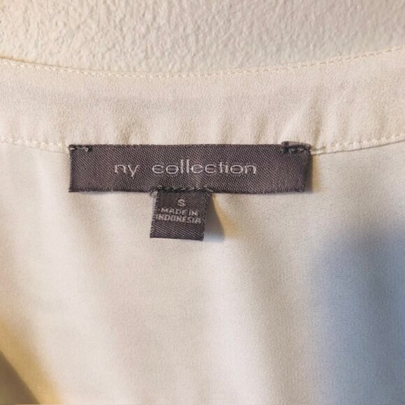 Rose Petal V-Neck Blouse EUC S White Applique Textured Workwear Top - Picture 5 of 7